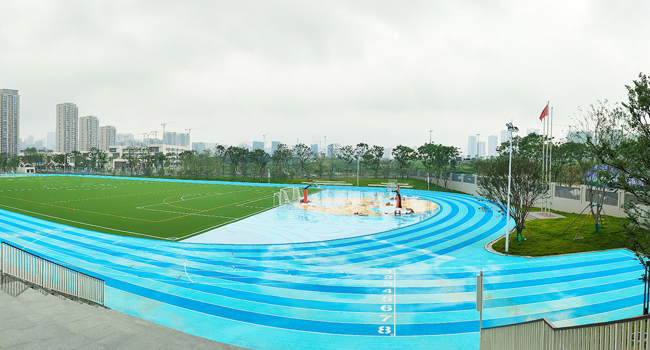 华阳中学混合型跑道1.6万方混合跑道＋人造草坪+硅PU